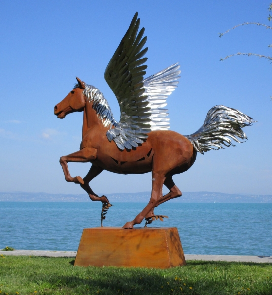 Horse sculpture life size